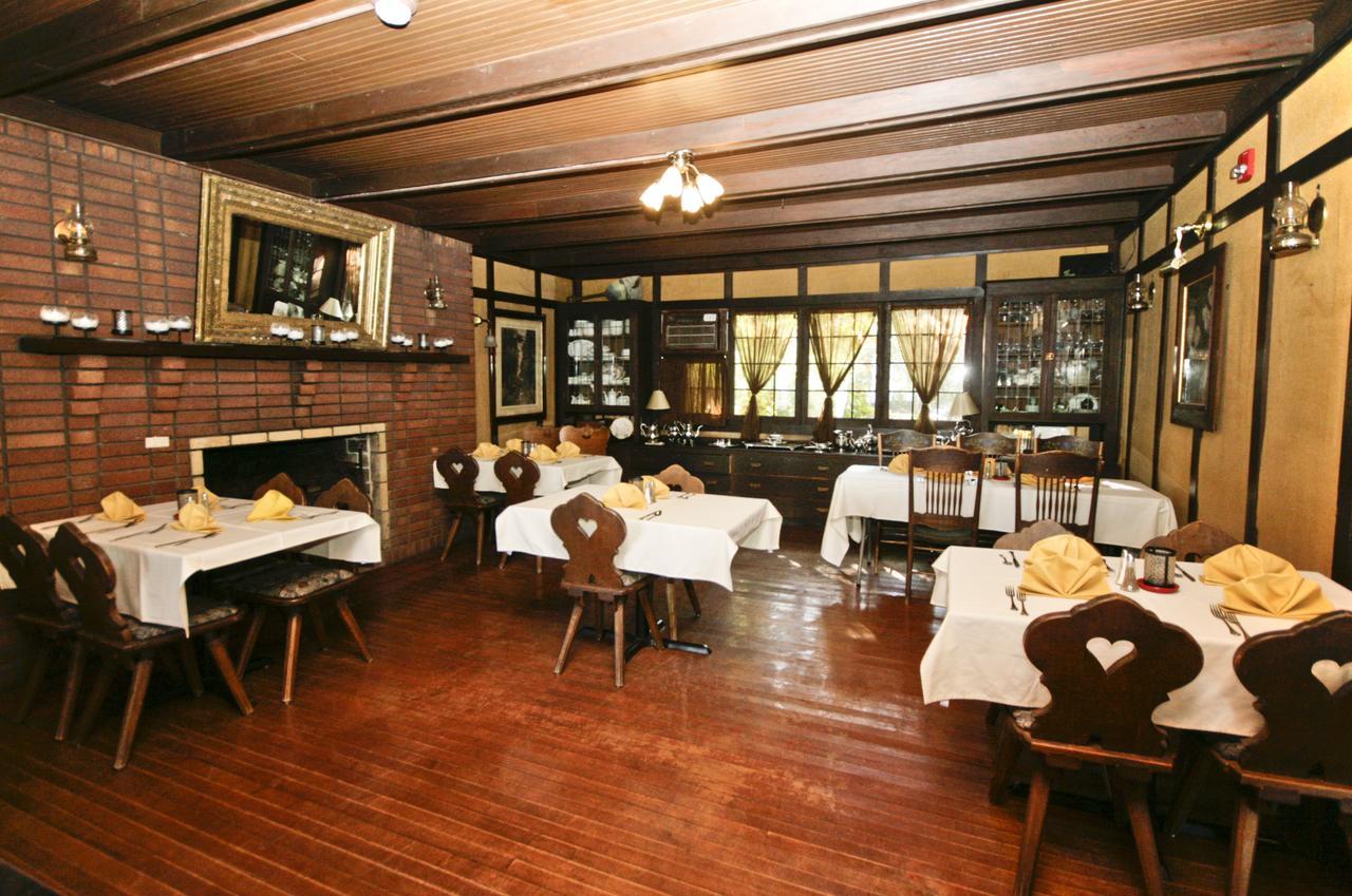 Spicer Castle Inn Exterior photo